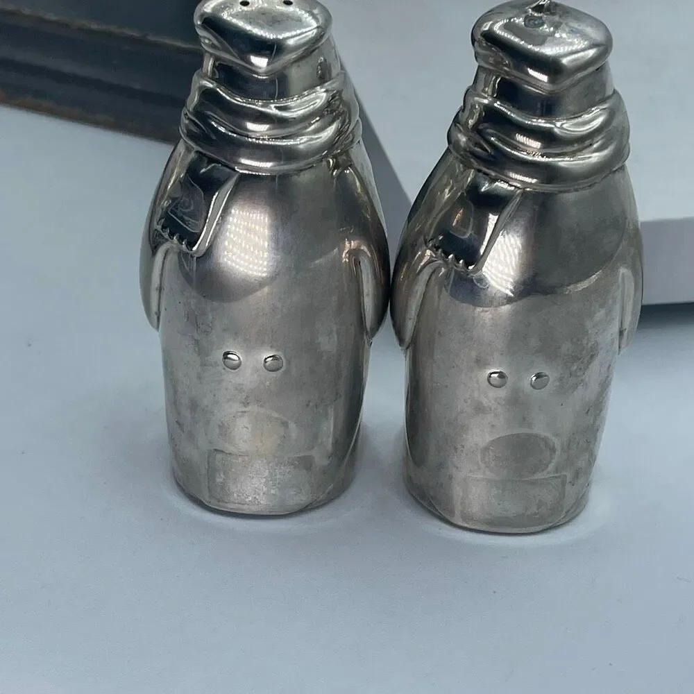Vintage Towle silver -plated penguin salt n pepper shakers.